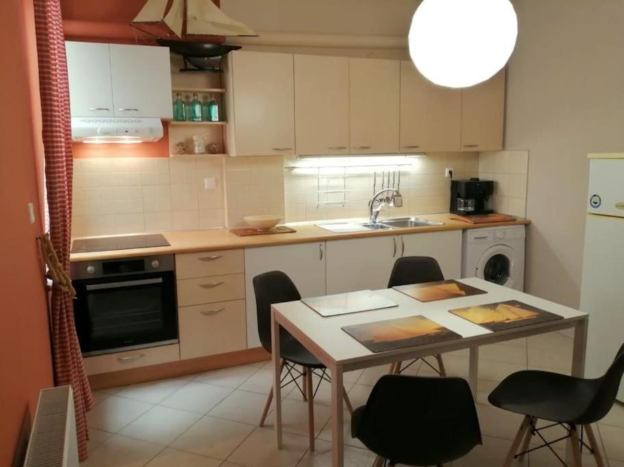 Central Spacious Apartment 70Sqm تريبوليس المظهر الخارجي الصورة
